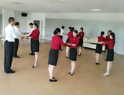 新时代宾馆康乐部礼仪集训精彩集锦——礼仪服务全面提升